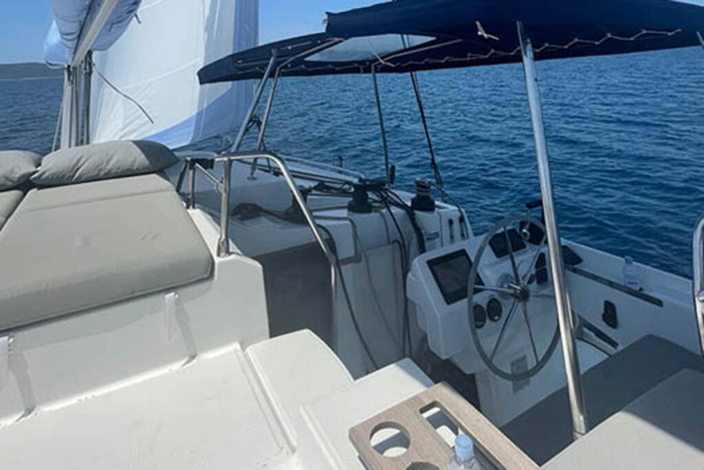 Catamaran Fountaine Pajot Astrea 42 Barramundi III