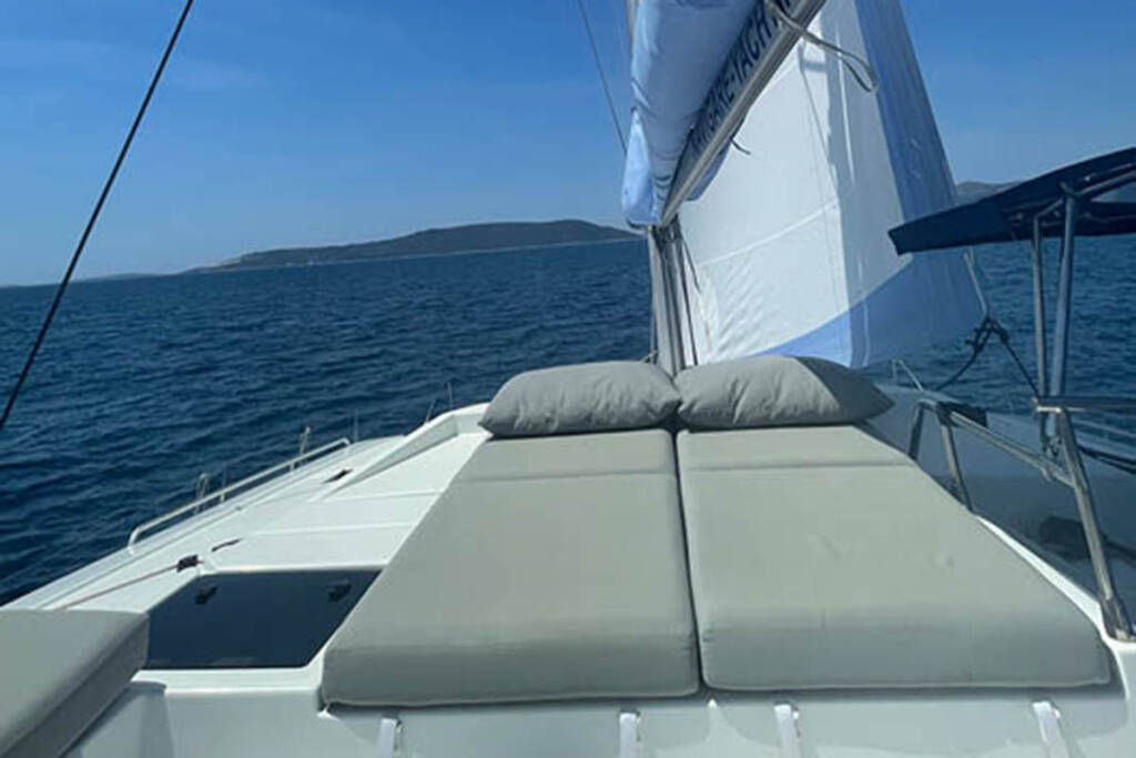 Catamaran Fountaine Pajot Astrea 42 Barramundi III
