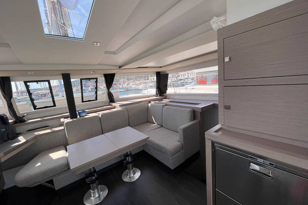 Catamaran Fountaine Pajot Astrea 42 Barramundi III