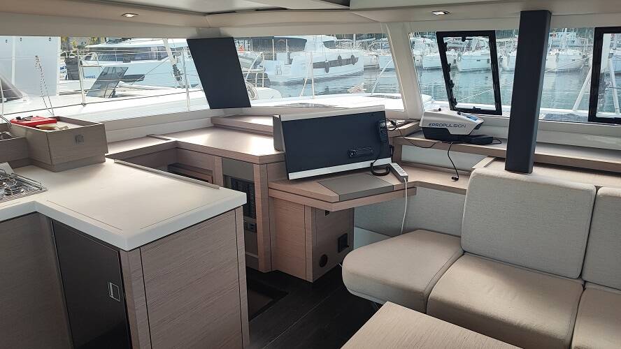 Catamaran Fountaine Pajot Astrea 42 Gloria