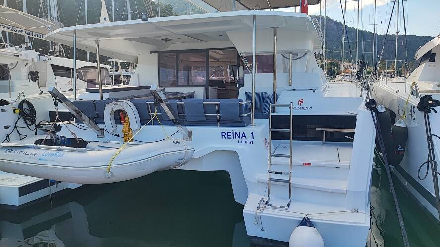 Katamaran Fountaine Pajot Astrea 42 Reina