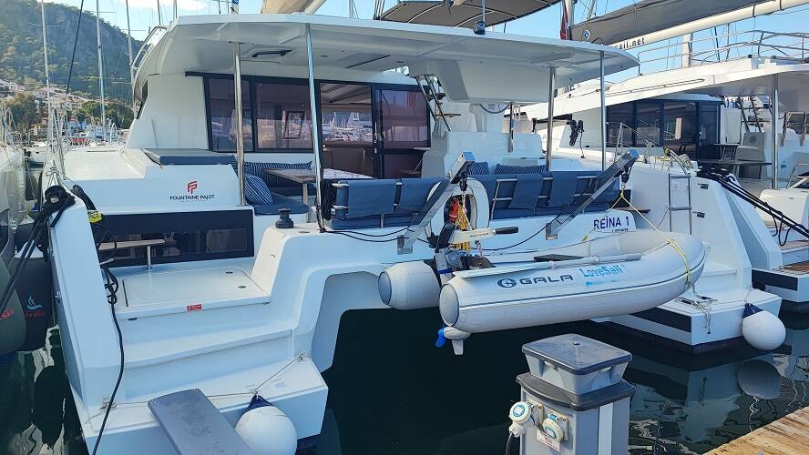 Katamaran Fountaine Pajot Astrea 42 Reina