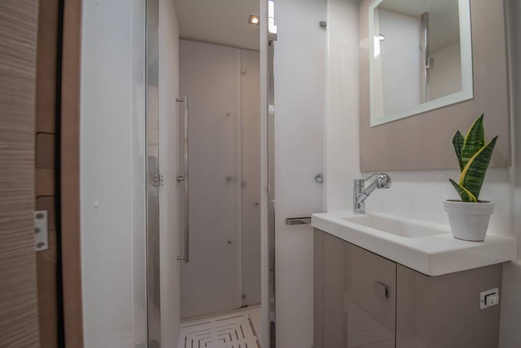 Catamaran Fountaine Pajot Astrea 42 Nou Nou 1