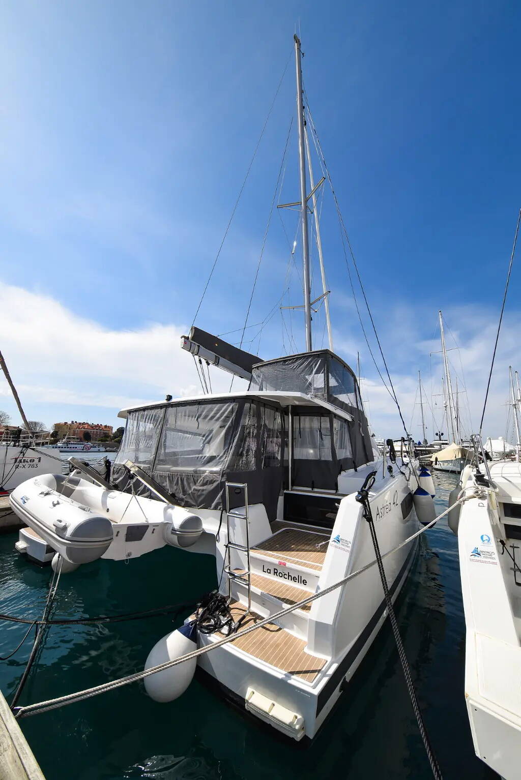 Catamaran Fountaine Pajot Astrea 42 Le Bart