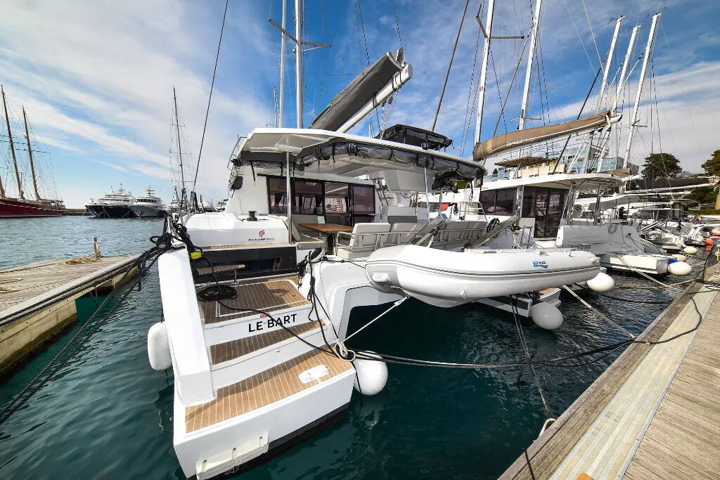 Catamaran Fountaine Pajot Astrea 42 Le Bart
