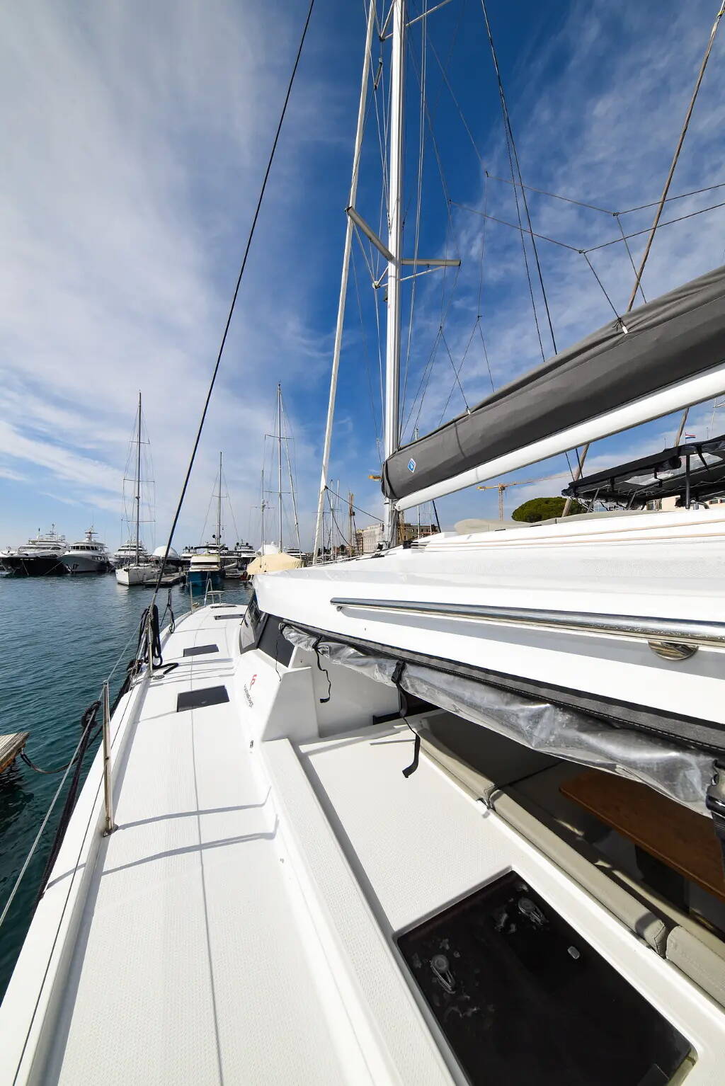 Catamaran Fountaine Pajot Astrea 42 Le Bart