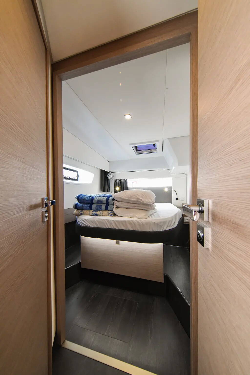 Catamaran Fountaine Pajot Astrea 42 Le Bart