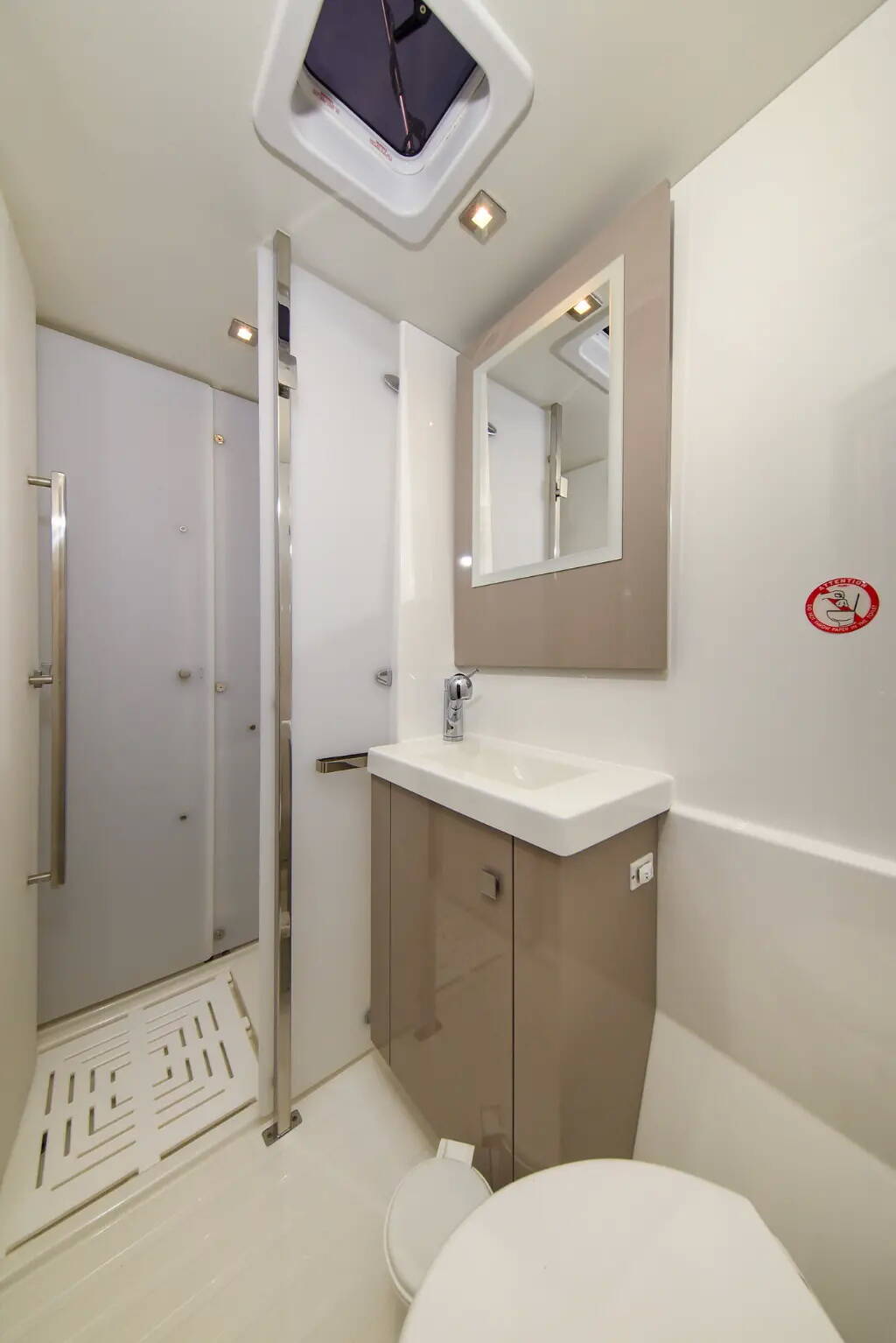 Catamaran Fountaine Pajot Astrea 42 Le Bart