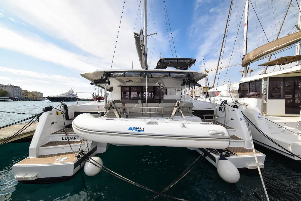 Catamaran Fountaine Pajot Astrea 42 Le Bart