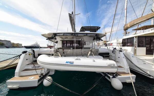 Fountaine Pajot Astrea 42 Le Bart