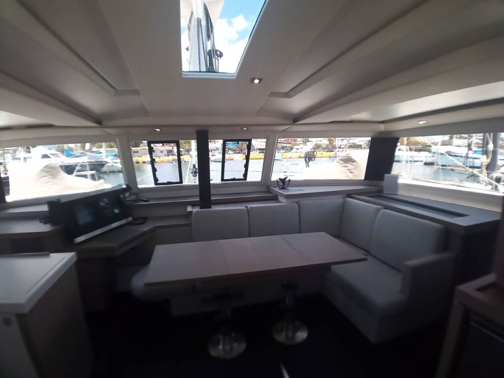 Katamaran Fountaine Pajot Astrea 42 Nostos