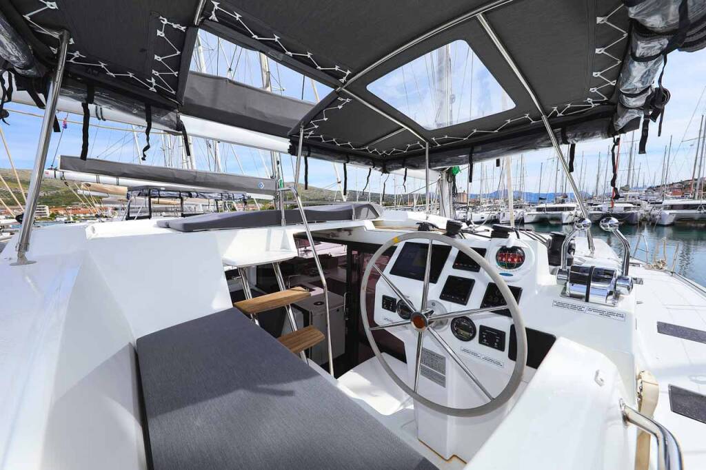 Katamaran Fountaine Pajot Astrea 42 Ariel