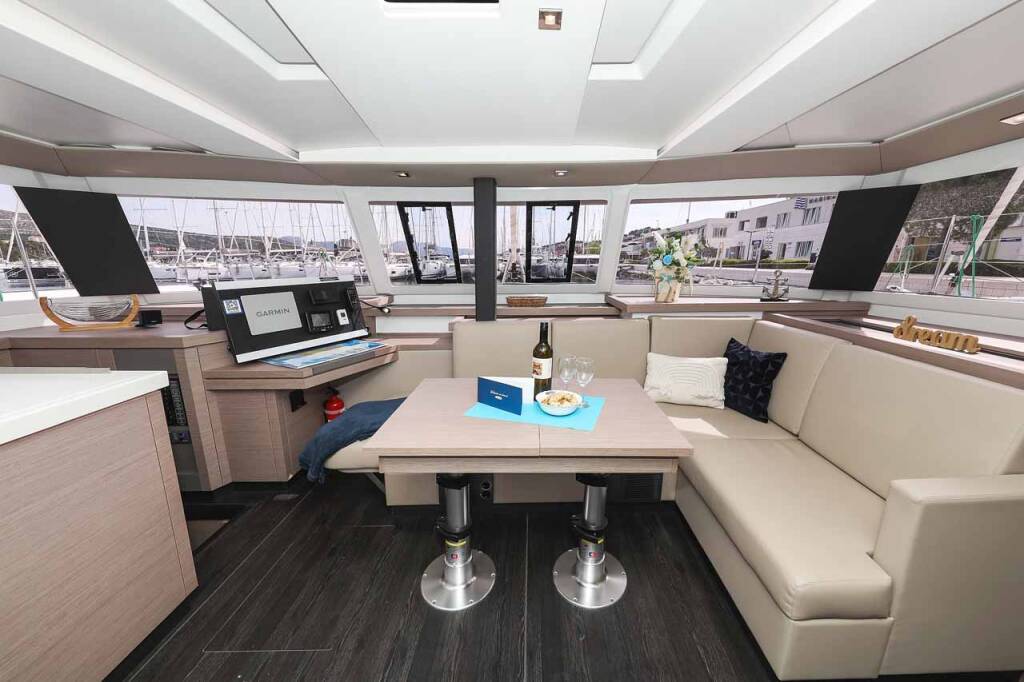 Katamaran Fountaine Pajot Astrea 42 Ariel