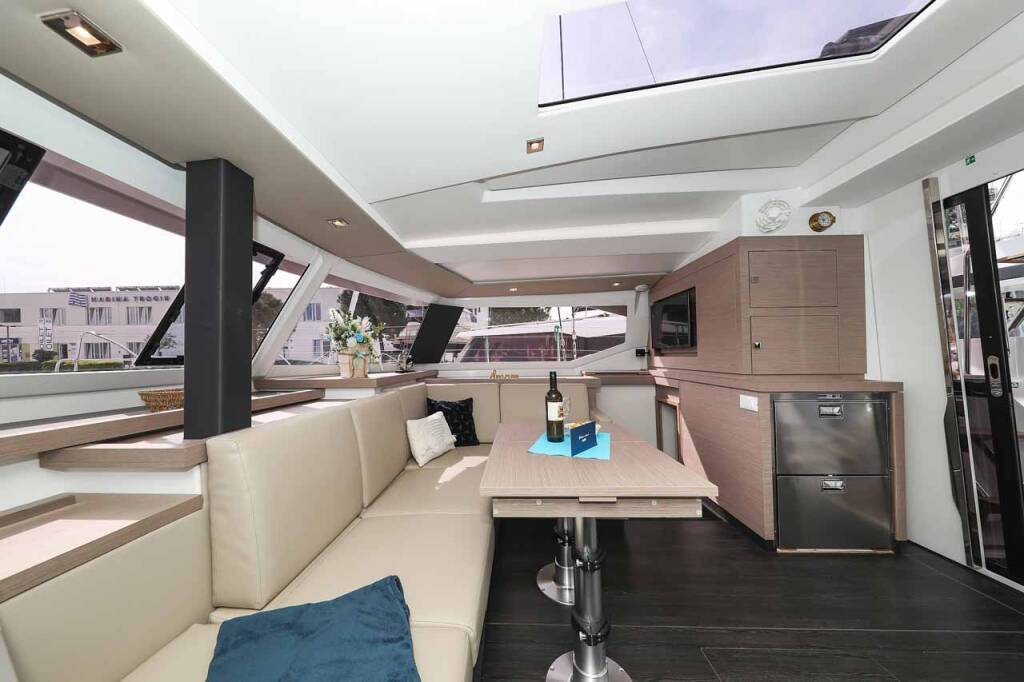 Katamaran Fountaine Pajot Astrea 42 Ariel