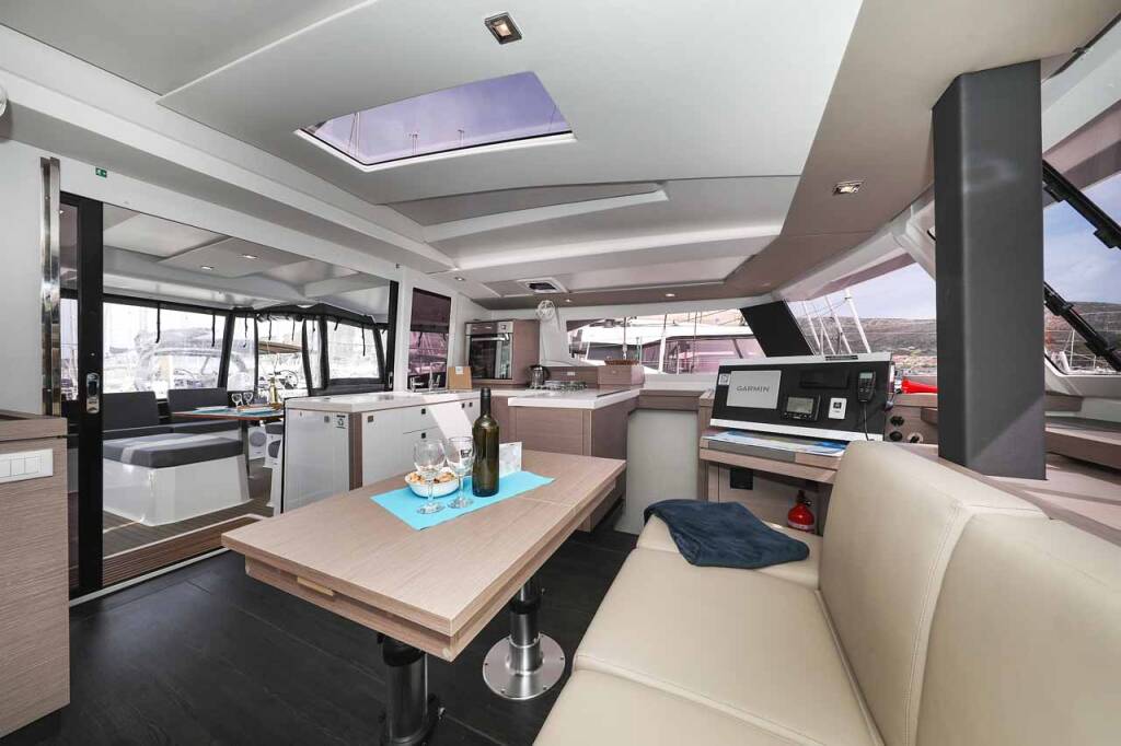 Katamaran Fountaine Pajot Astrea 42 Ariel