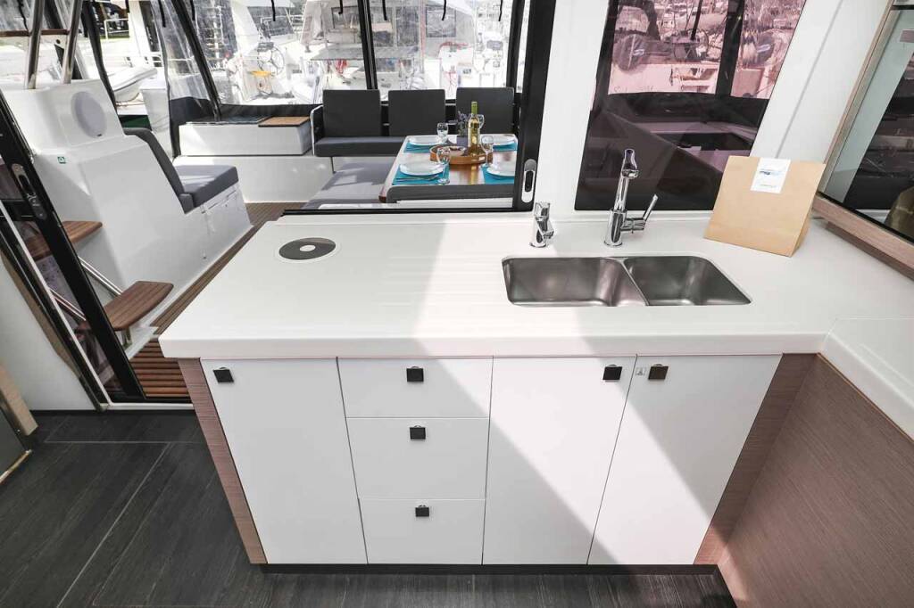 Katamaran Fountaine Pajot Astrea 42 Ariel
