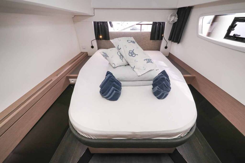 Katamaran Fountaine Pajot Astrea 42 Ariel