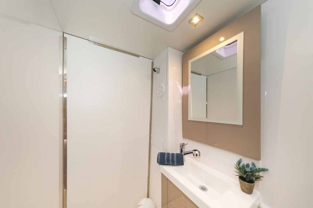 Katamaran Fountaine Pajot Astrea 42 Ariel