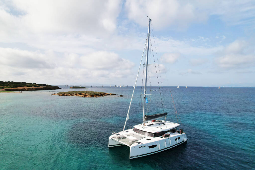 Catamaran Fountaine Pajot Astrea 42 Argo I