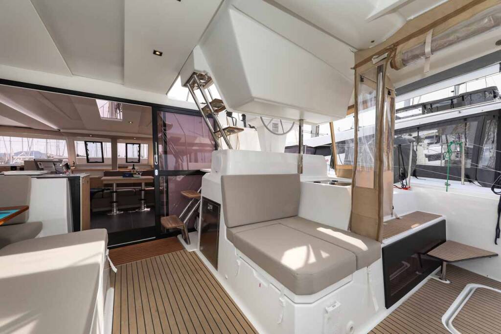 Catamaran Fountaine Pajot Astrea 42 Alchiba