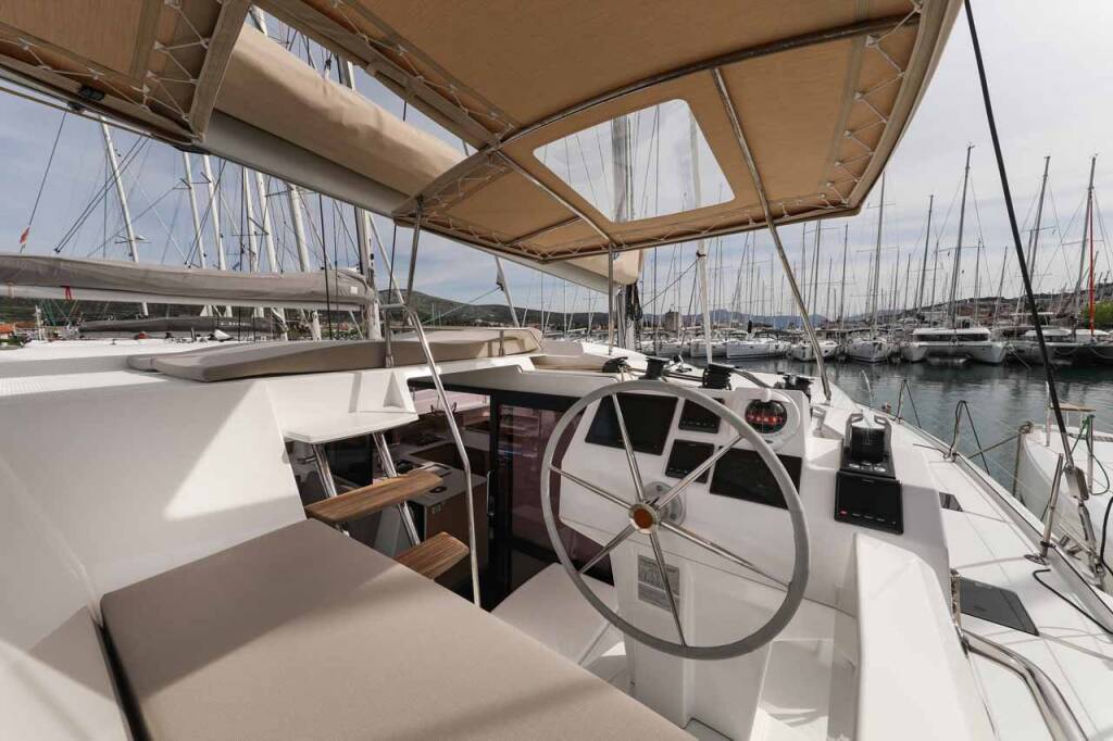 Catamaran Fountaine Pajot Astrea 42 Alchiba