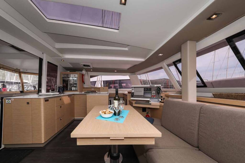 Catamaran Fountaine Pajot Astrea 42 Alchiba
