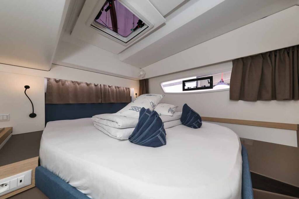 Catamaran Fountaine Pajot Astrea 42 Alchiba