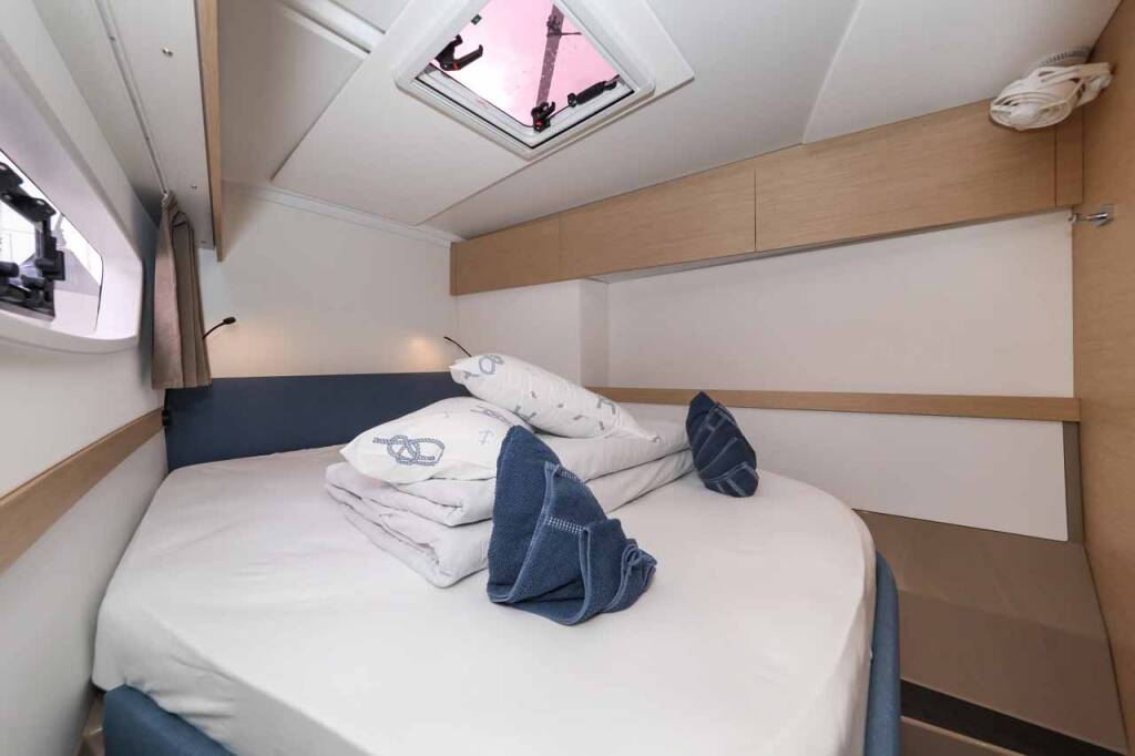 Catamaran Fountaine Pajot Astrea 42 Alchiba