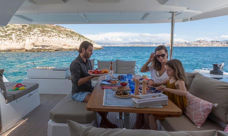 Katamaran Fountaine Pajot Astrea 42 Felis