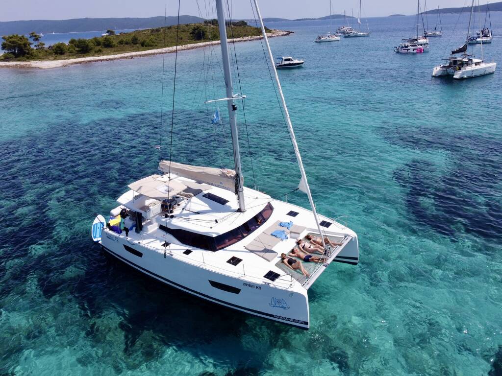 Catamaran Fountaine Pajot Astrea 42 Ocean Allure