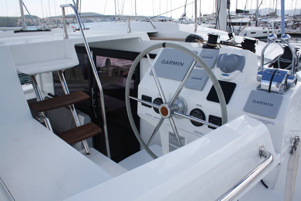 Catamaran Fountaine Pajot Astrea 42 Mae Fee