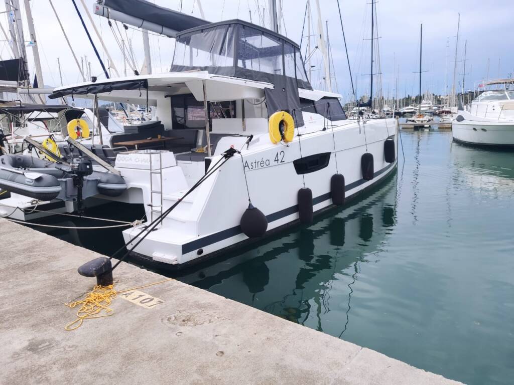 Katamaran Fountaine Pajot Astrea 42 Ooga Chaka