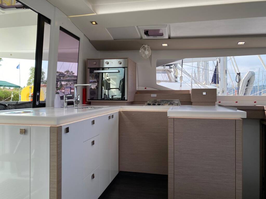 Katamaran Fountaine Pajot Astrea 42 Ooga Chaka
