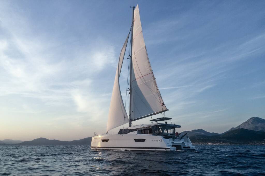 Katamaran Fountaine Pajot Astrea 42 Wave