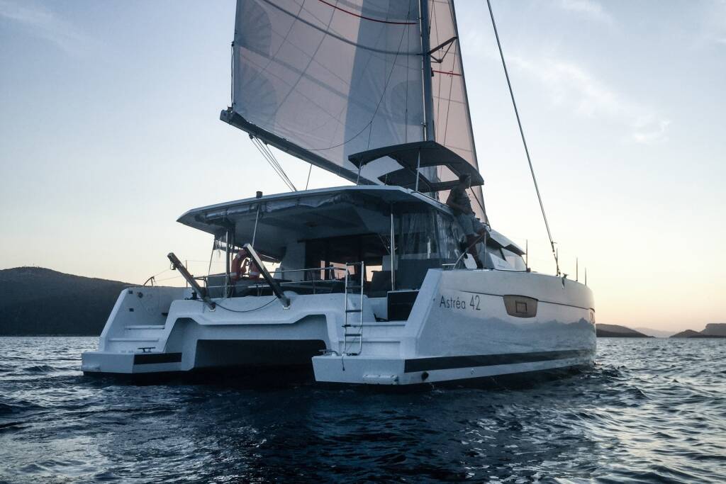 Katamaran Fountaine Pajot Astrea 42 Wave
