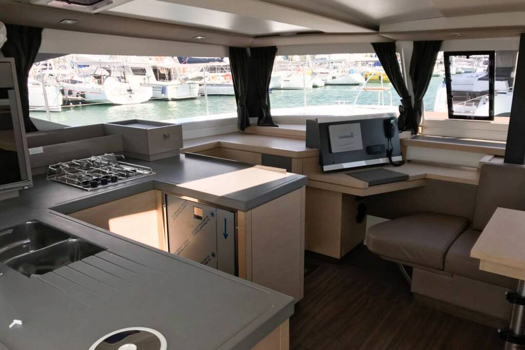 Katamaran Fountaine Pajot Astrea 42 Wave