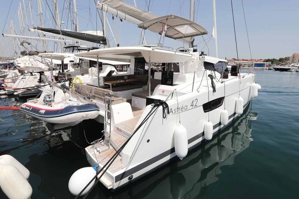 Katamaran Fountaine Pajot Astrea 42 Bella V