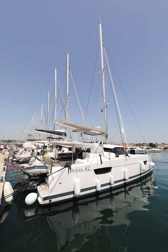 Katamaran Fountaine Pajot Astrea 42 Bella V