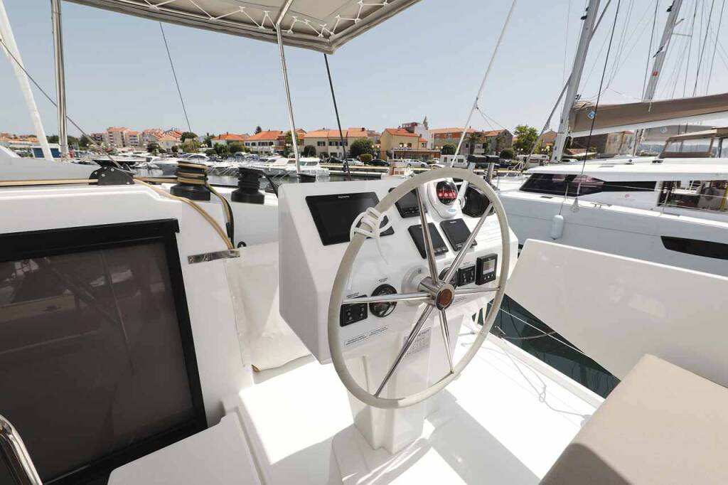 Katamaran Fountaine Pajot Astrea 42 Bella V