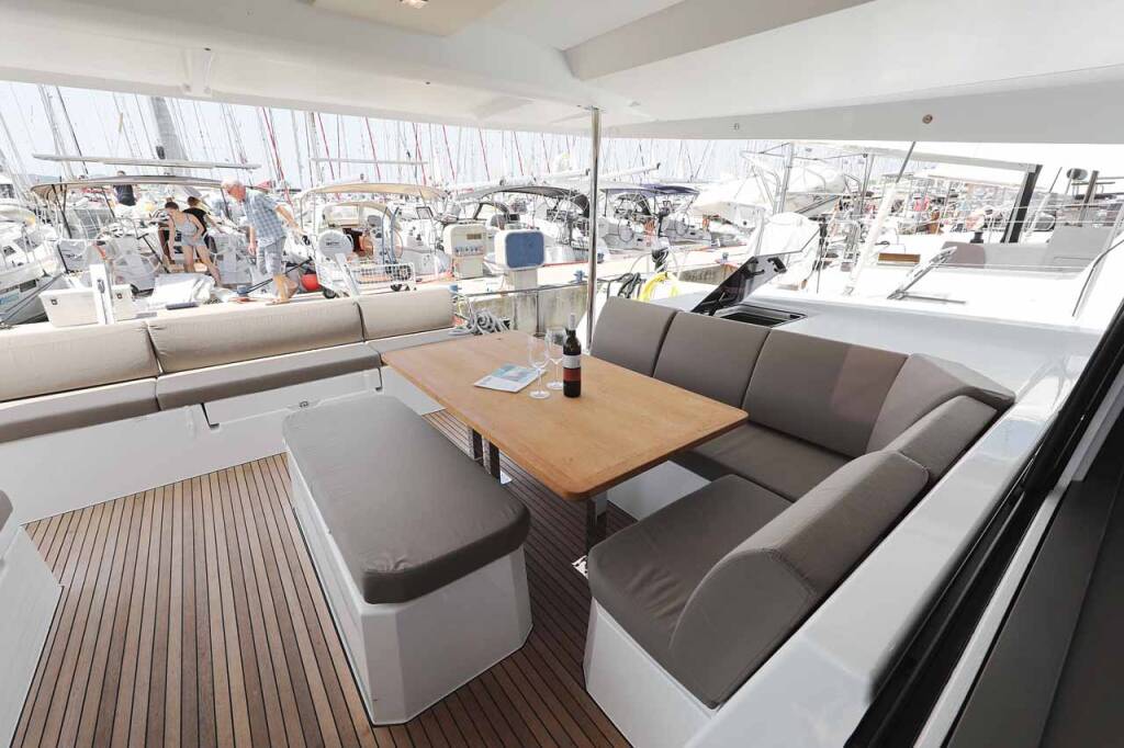 Katamaran Fountaine Pajot Astrea 42 Bella V