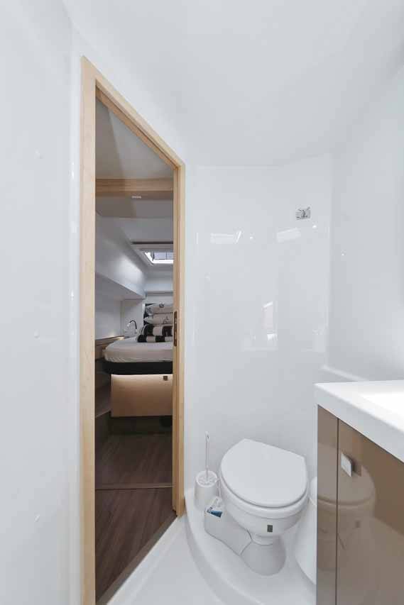 Katamaran Fountaine Pajot Astrea 42 Bella V