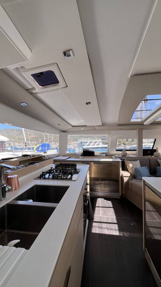Catamaran Fountaine Pajot Aura 51 Three Dee