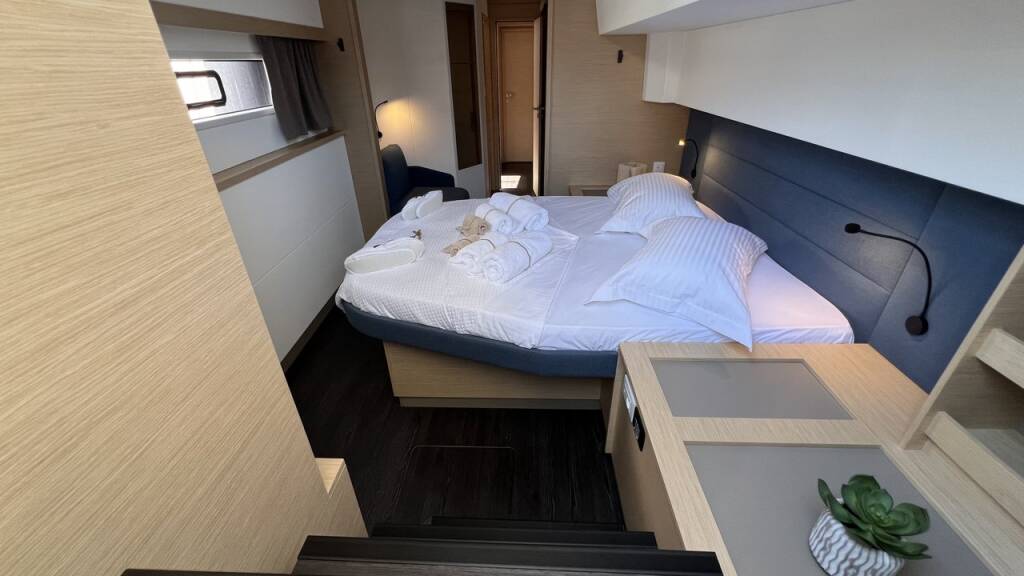 Catamaran Fountaine Pajot Aura 51 Three Dee