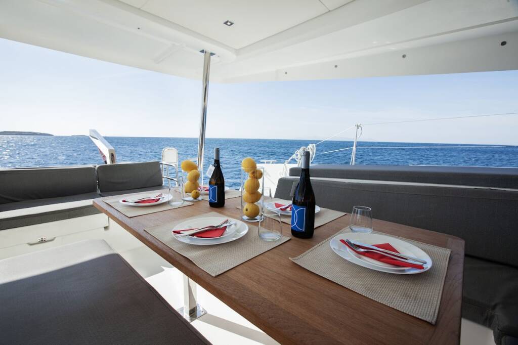 Katamaran Fountaine Pajot Elba 45 Olympus