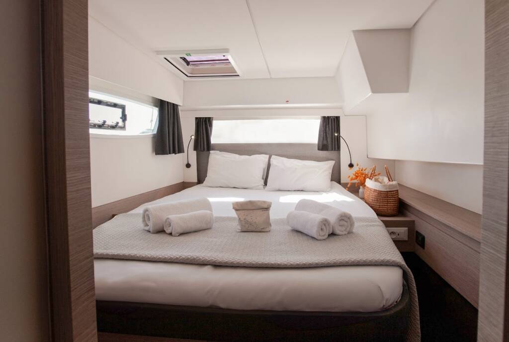 Katamaran Fountaine Pajot Elba 45 Olympus