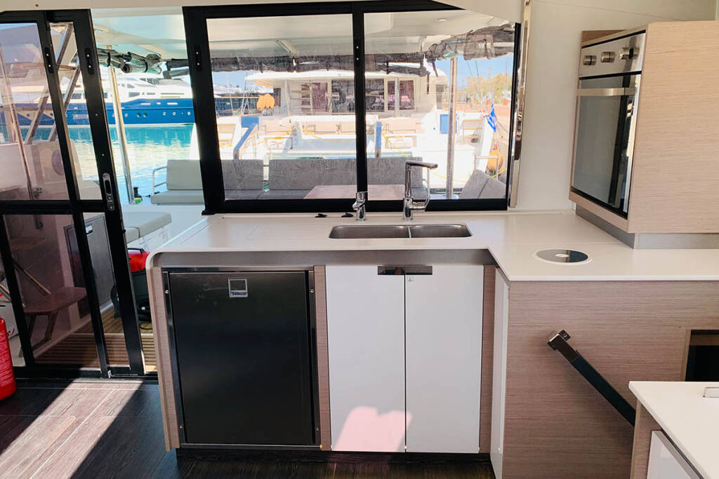 Catamaran Fountaine Pajot Elba 45 Nahoa