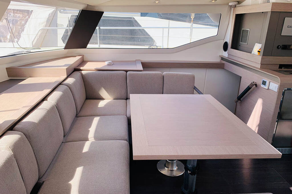 Catamaran Fountaine Pajot Elba 45 Nahoa