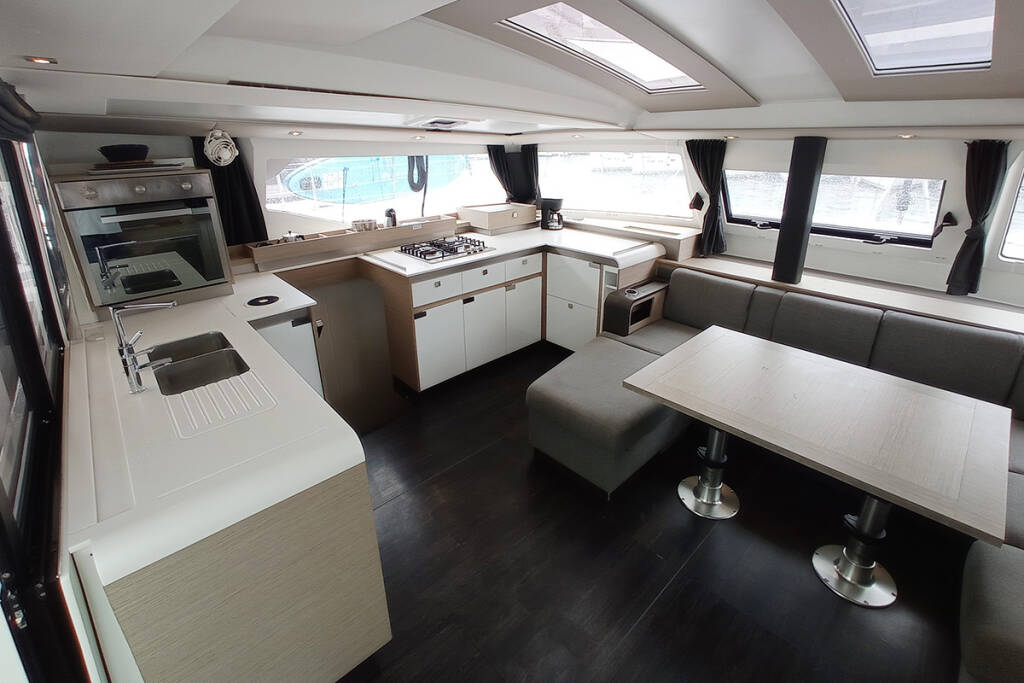 Katamaran Fountaine Pajot Elba 45 Coco