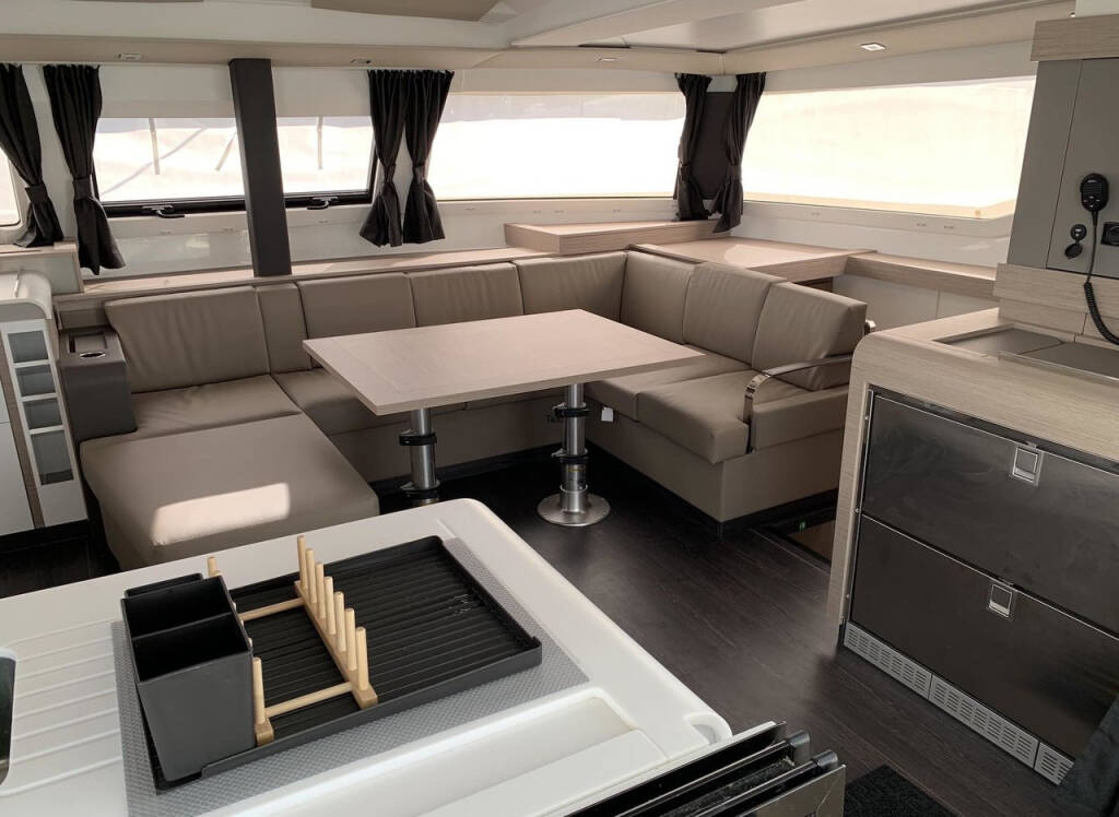 Katamaran Fountaine Pajot Elba 45 Lazuli