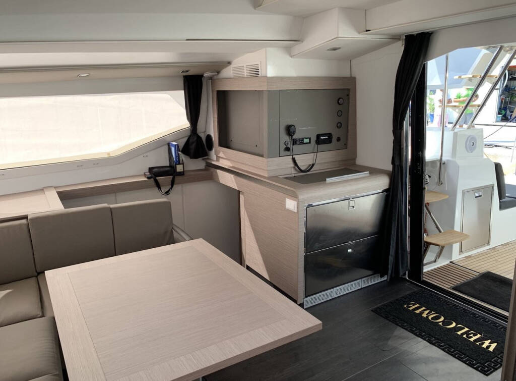 Katamaran Fountaine Pajot Elba 45 Lazuli